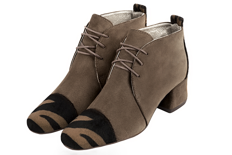 Safari black and chocolate brown women's ankle boots with laces at the front. Round toe. Low flare heels. Front view - Florence KOOIJMAN